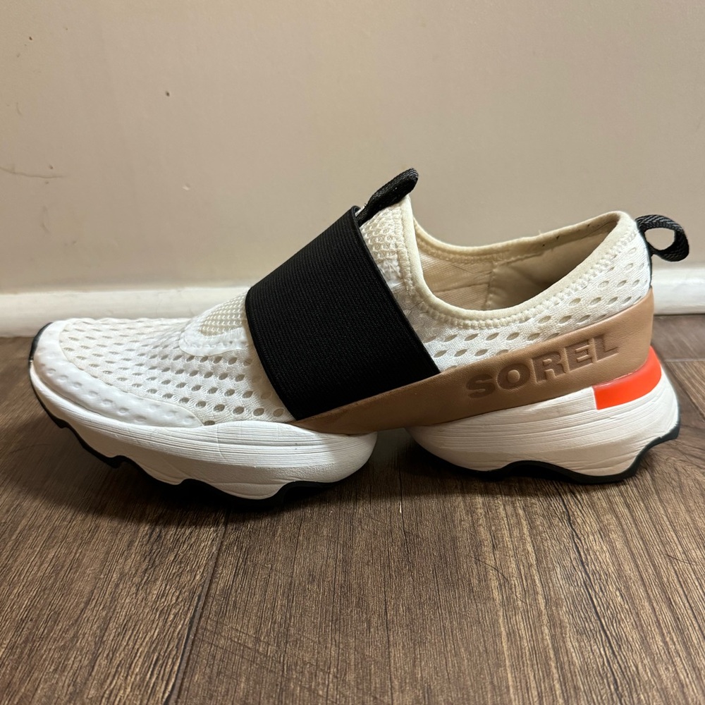 Sorel Kinetic Impact Strap Sneaker size 7.5